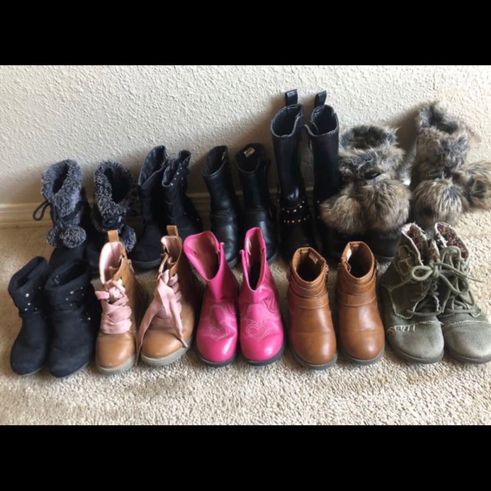 10 pairs of girls 8c boots. $50 for all. - Picture 2 of 2